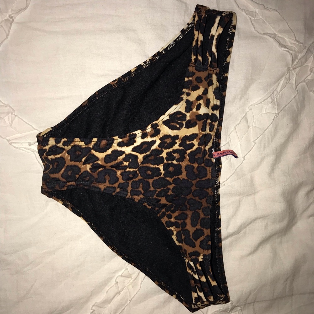Leopard print full coverage bikini bottom